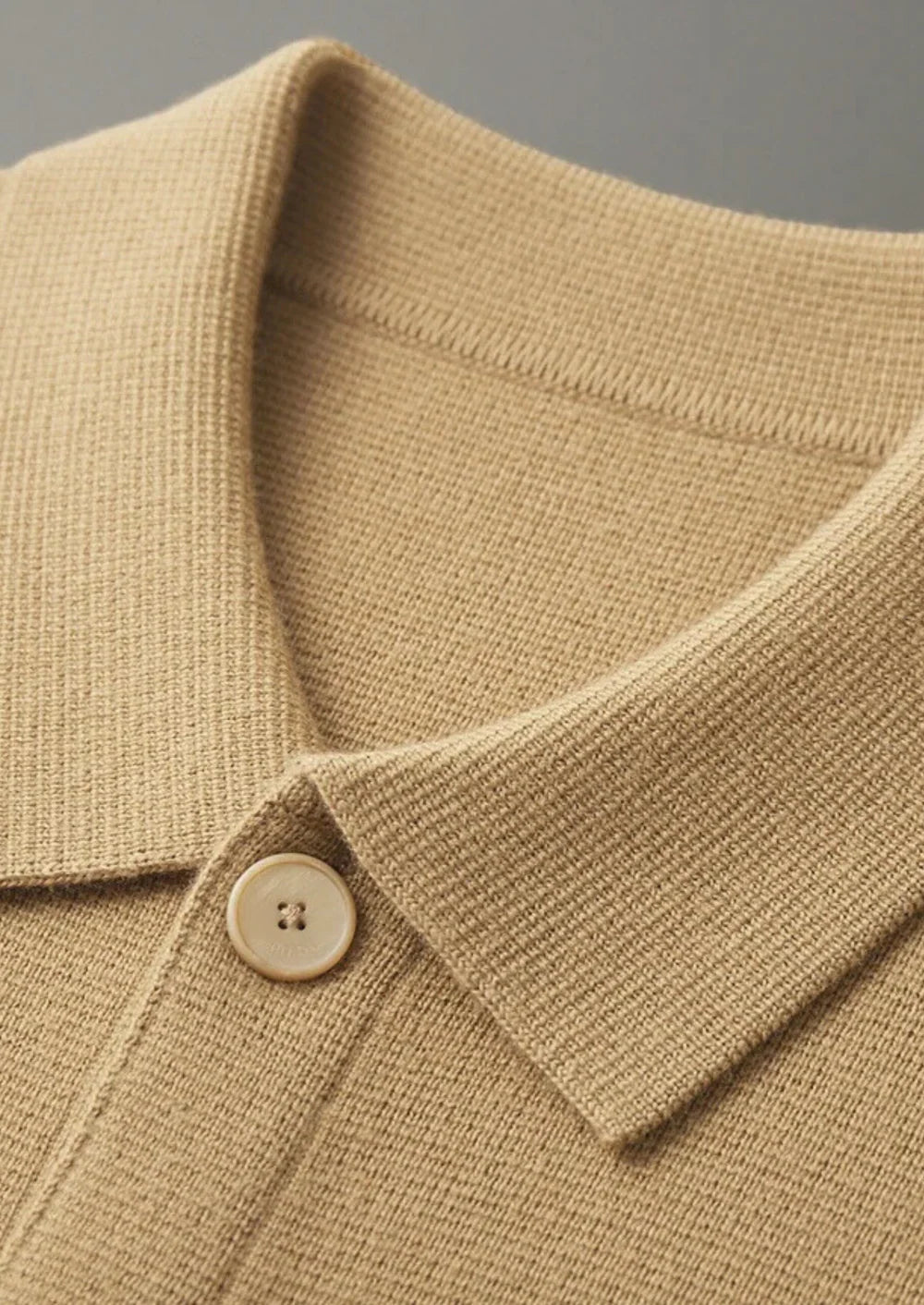 OVERSHIRT VAN ZUIVERE EXTRA FIJNE MERINOWOL MET KNOPEN