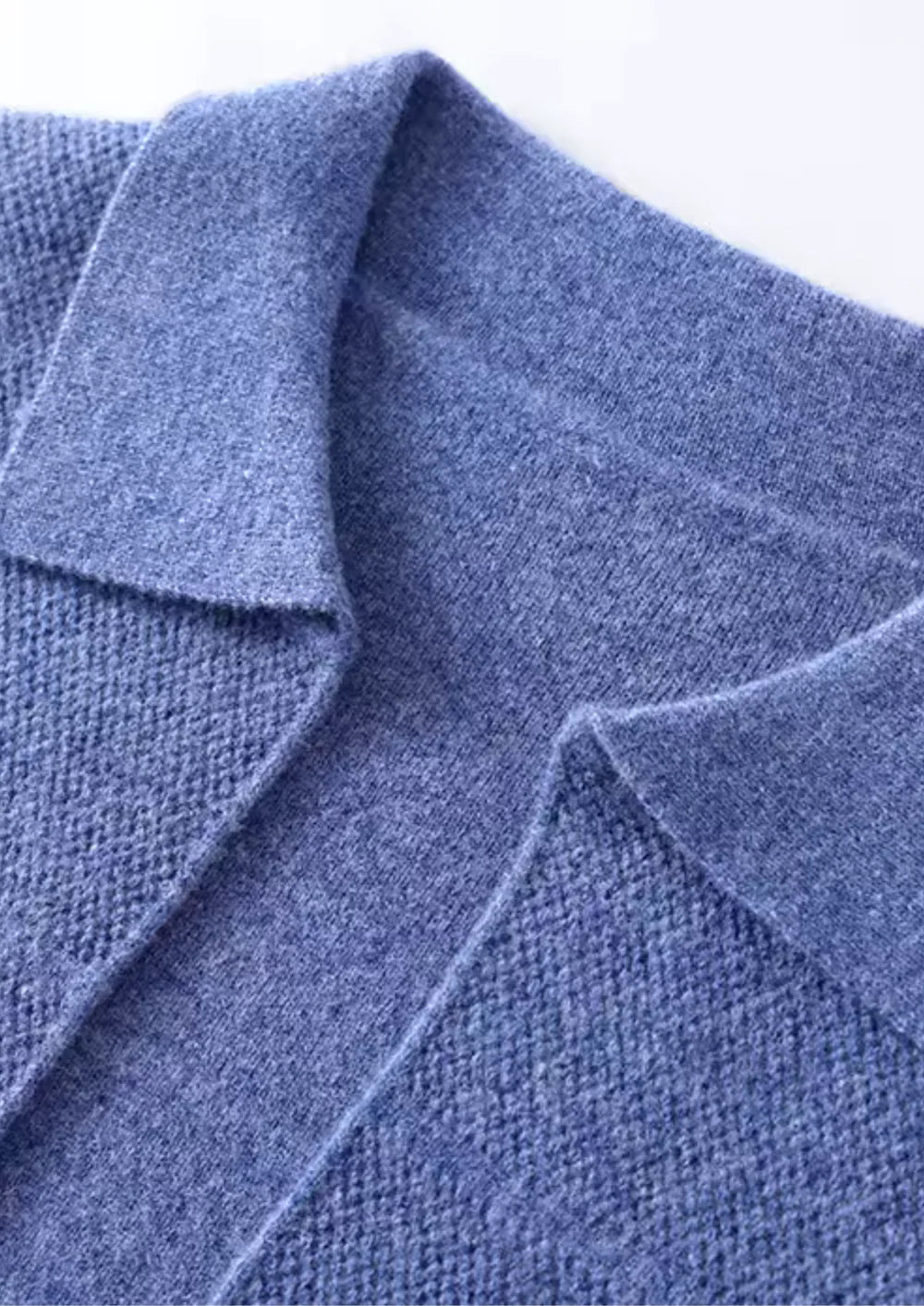 OVERSHIRT VAN ZUIVERE EXTRA FIJNE MERINOWOL MET KNOPEN
