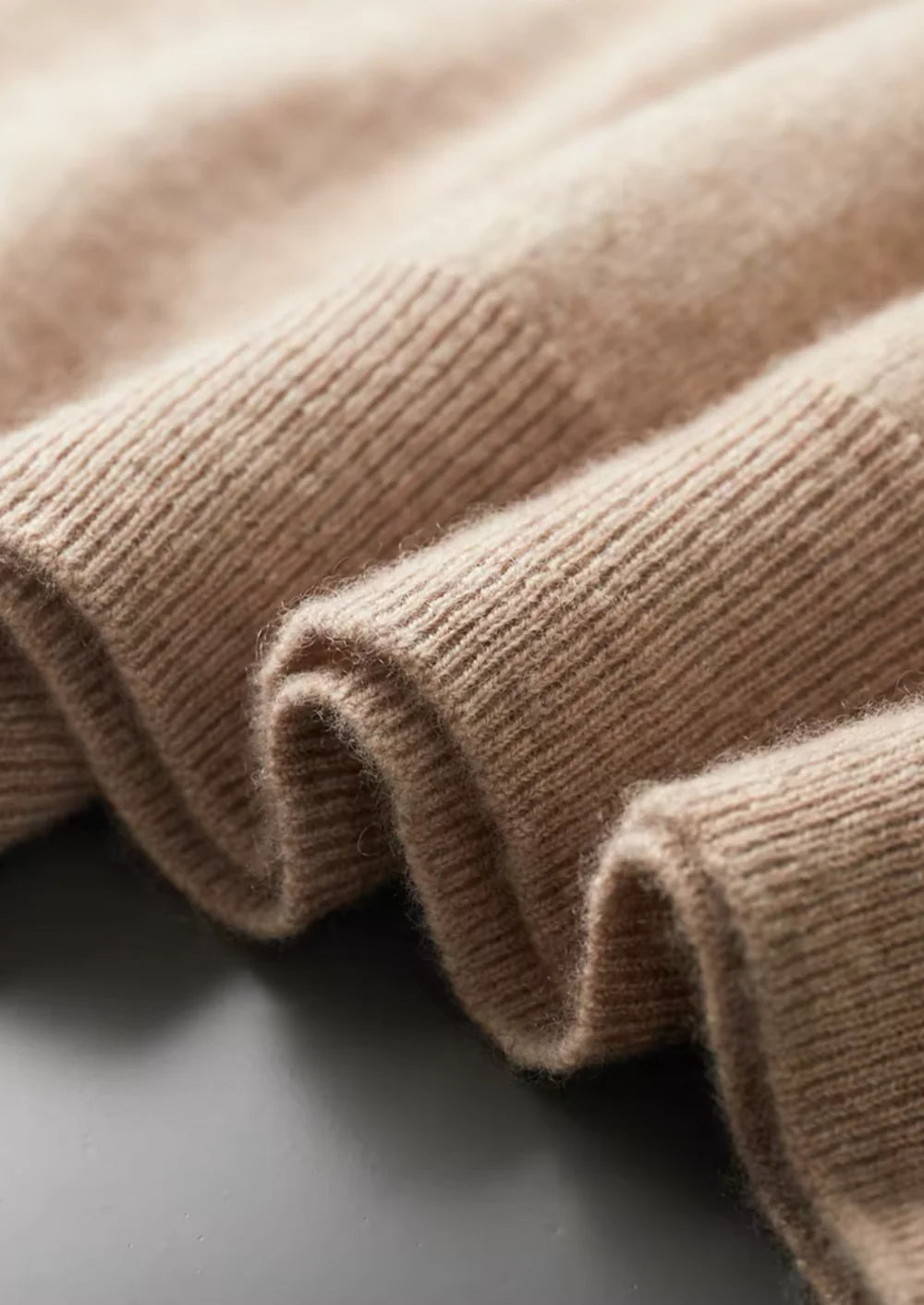 MIUM CASHMERE MOCK NECK T-SHIRT